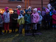 Rozsvícení vánočního stromu u MŠ